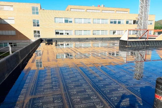 ¿Necesitas realizar una impermeabilización en Ourense?